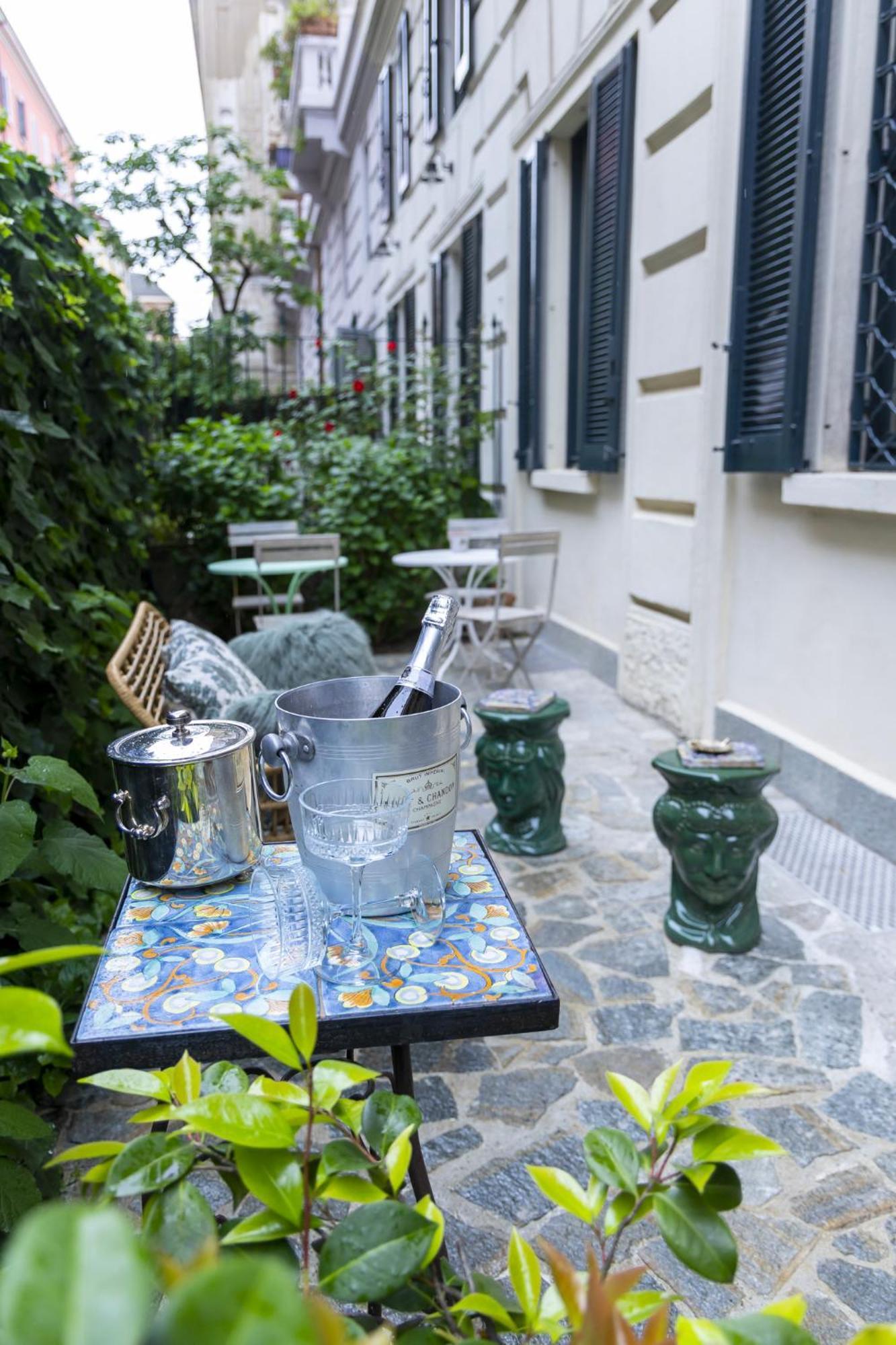 Luxury Bohemian Suite With Private Garden In Milán Exterior foto
